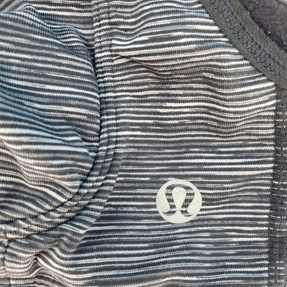 Lululemon black and grey striped sports bra size 4 - Picture 4 of 11